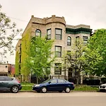 Pet-Friendly Chicago Vacation Rental Near Downtown