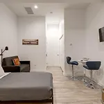 105 By 747 Lofts Hotel Chicago