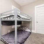 Light And Bright 3 Bedroom Duplex In Avondale, Chicago