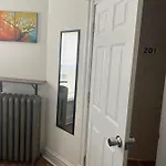 Hollywood Llc Homestay
