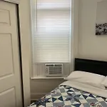 Hollywood Llc Homestay *