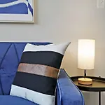 Spacious & Inviting 1Br Apt In Chicago - Cullom B2