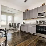 Light And Bright 3 Bedroom Duplex In Avondale, Chicago