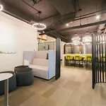 Amazing Gold Coast Apt W/ Rooftop Pool & Gym