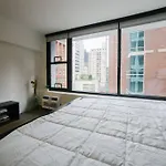 Amazing Gold Coast Apt W/ Rooftop Pool & Gym