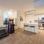 Amazing Location Luxury Apt Rooftop Pool