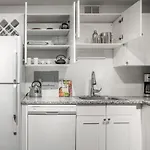 Gold Coast Studio W Gym Nr Mm Water Tower Chi-135
