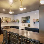 Apartment River North 1br W Gym Lounge Roof Nr Riverwalk Chi-900