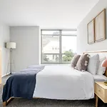 Lakeview 1Br W Deck Pool Gym Nr Lincoln Park Chi-715