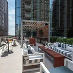 Loop W Theater Pool Nr Millennium Park Chi-958 *