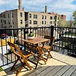Oak Park Oasis