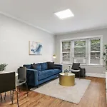 Chic & Fully Furnished 2br - Roscoe 1 Chicago