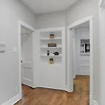 Chic & Fully Furnished 2br - Roscoe 1