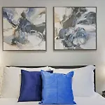Apartment Chic & Fully Furnished 2br - Roscoe 1