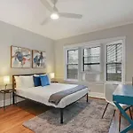 Apartment Chic & Fully Furnished 2br - Roscoe 1