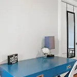Apartment Chic & Fully Furnished 2br - Roscoe 1 Chicago