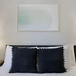 Apartment 1br Serene And Cozy - Manor 2 *