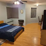 Apartment Great Getaway 2 Bedrooms Sleeps 1 To 4 Chicago