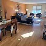 Apartment Great Getaway 2 Bedrooms Sleeps 1 To 4 *