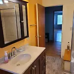 Great Getaway 2 Bedrooms Sleeps 1 To 4