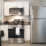 Queen Suite 10Min To Midway Airport And Downtown