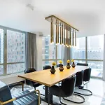 Gold Coast Convertible W Lounge Nr Oak St Chi-83