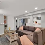 Logan Square Monthly Apartament