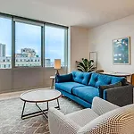 Sentral Michigan Avenue Hotel