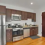 Comfy And Serene Studio Apt In Chicago - Pensacola 2W