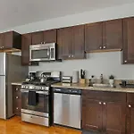 Comfy And Serene Studio Apt In Chicago - Pensacola 2W