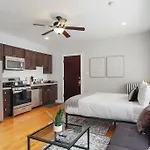 Comfy And Serene Studio Apt In Chicago - Pensacola 2W