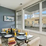 City-view 3-br Rooftop * Chicago