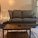 Spacious 2-Bedroom Open-Concept Apartment