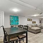 Apartment Cozy North Side Oasis Chicago