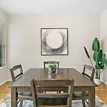 Beautiful 1Br Brick Home In Historic Hyde Park
