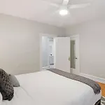 Spacious 4br Apt In Historic Hyde Park Near Beach