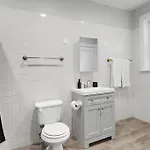 Spacious 4br Apt In Historic Hyde Park Near Beach Apartment *