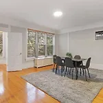 Spacious 4Br Apt In Historic Hyde Park Near Beach
