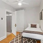 Apartment Spacious 4br Apt In Historic Hyde Park Near Beach *