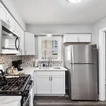 5 Min From Midway Int\'L Airport!