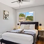 5 Min From Midway Int\'L Airport!
