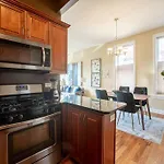 Getaway In The Heart Of Pilsen Chicago