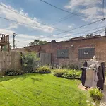 Chic Chicago Abode Steps From Magnificent Mile!