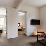 Logan Square Duplex 3br S2 Apartment *