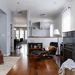 Logan Square Duplex 3br S2 * Chicago