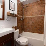 Logan Square Duplex 3br S2 * Chicago