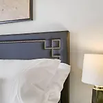 Prime City Stay In A 1Br Apartment - Cullom F2