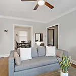 1Br Homey Apt In Irving Park - Troy 2