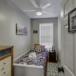 Historical Pullman - Fully Furnished Apartment