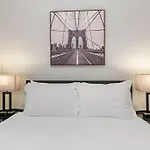 Elegant 2Br Chicago Apartment - Montrose 1A